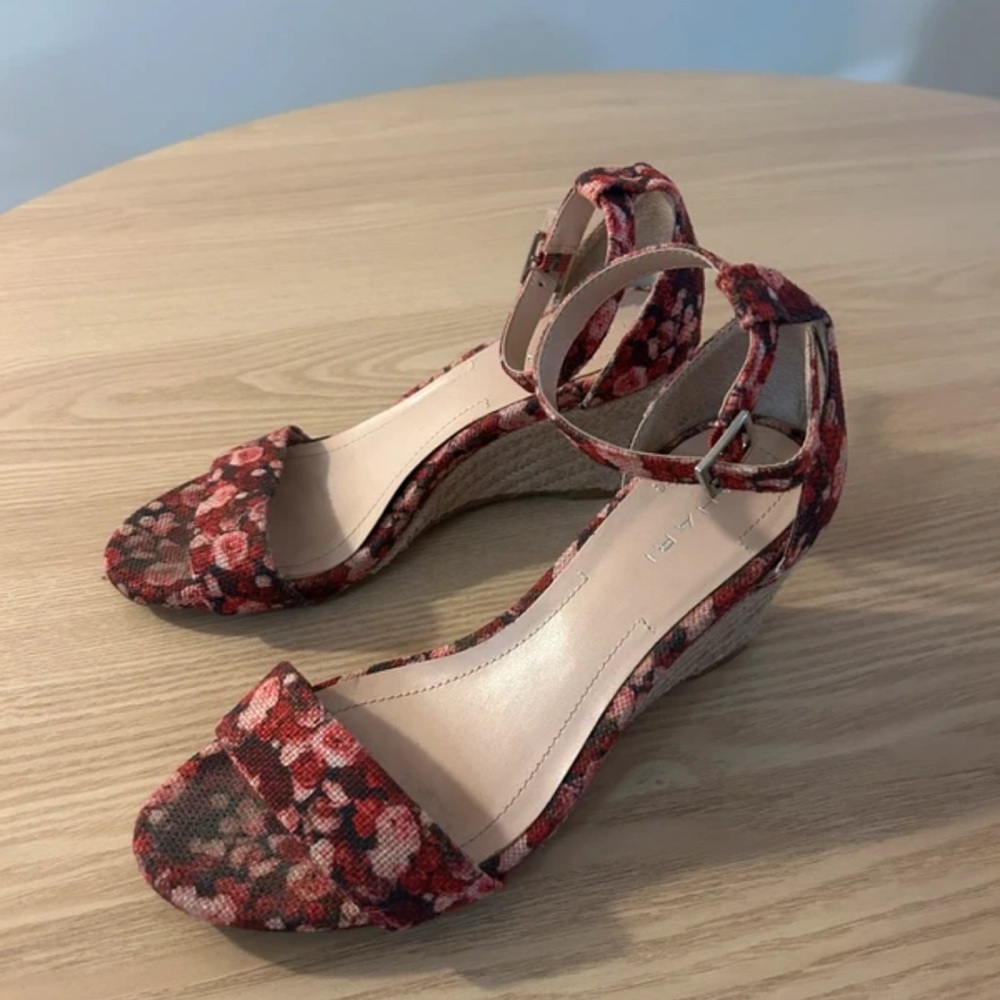 T Tahari Red Floral Wedge Sandals
